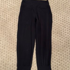 Align cropped jogger size 6